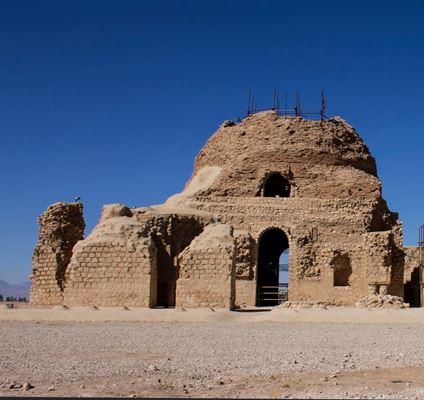 Der Sassanid-Palast von Sarvestan, eine Erholungsstätte des Königs oder ein Zoroastrischer Tempel?