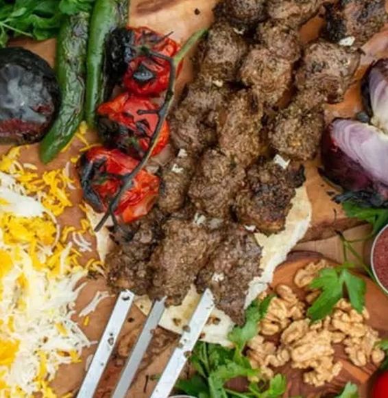 Saurer Kebab, Sonderangebot für Reisegenies in den Norden Irans.