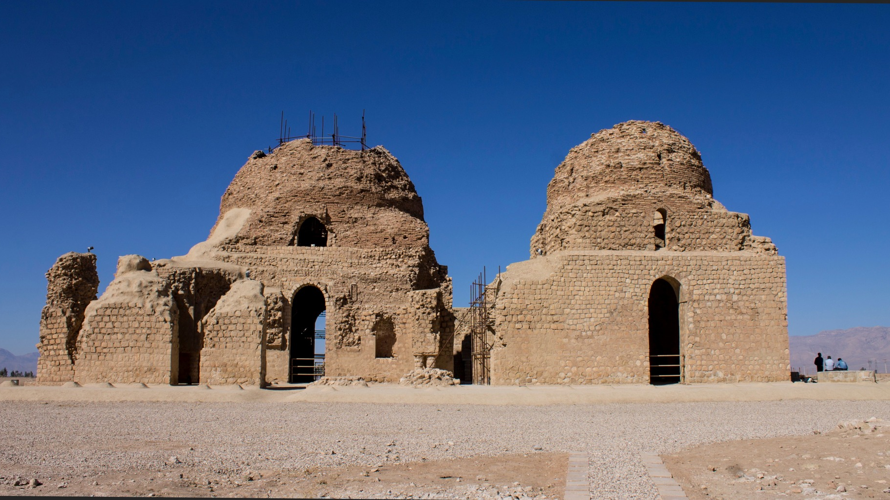 Der Sassanid-Palast von Sarvestan, eine Erholungsstätte des Königs oder ein Zoroastrischer Tempel?