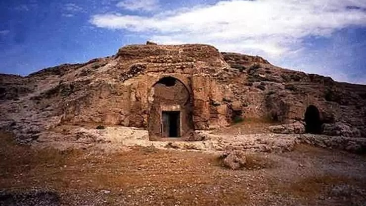 Das Azarju-Feuerheiligtum: Ein Zeugnis der Bedeutung der antiken Stadt Darabgerd