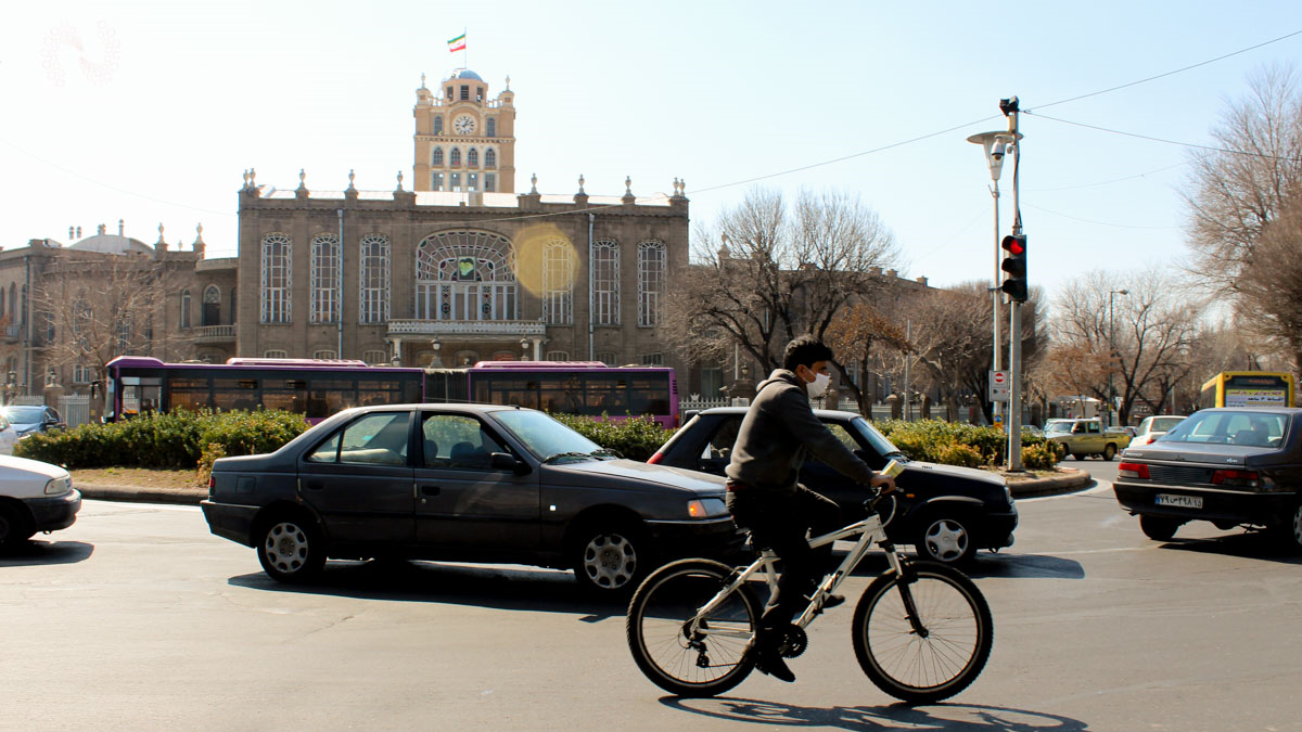 Meydan-e Sa’at in Tabriz: Ein modernes Wahrzeichen in einer historischen Stadt