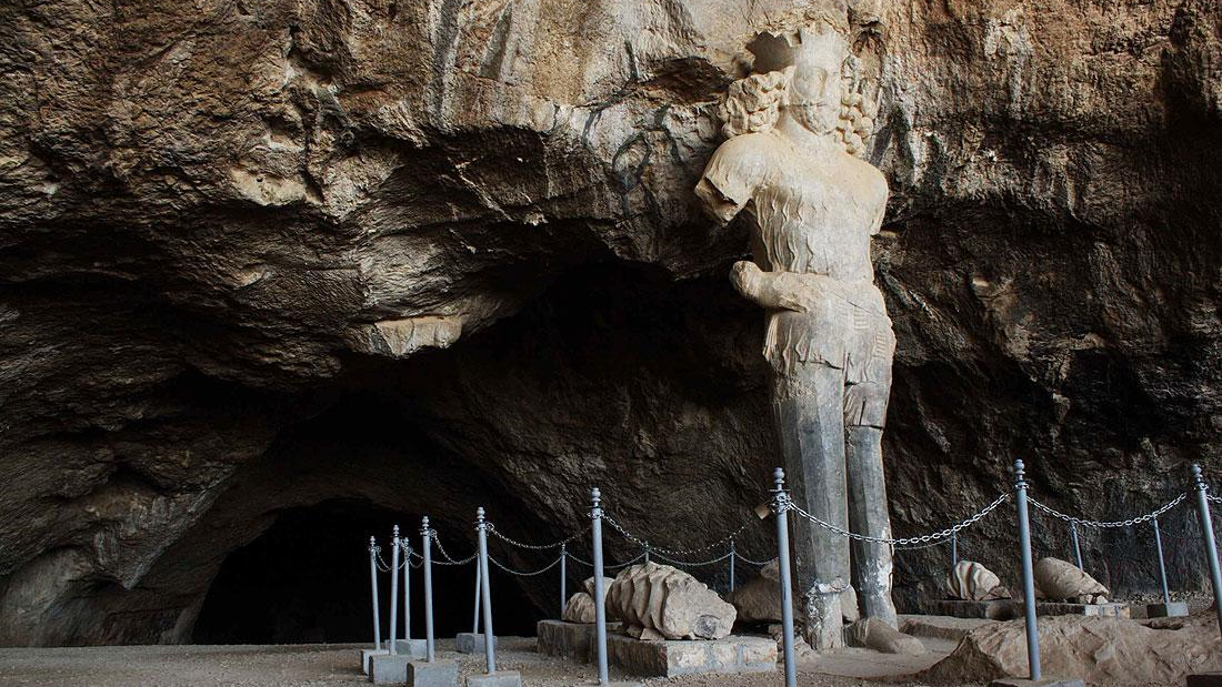 Die Schapur-Höhle: Eine faszinierende Grotte mit der größten Statue des alten Irans