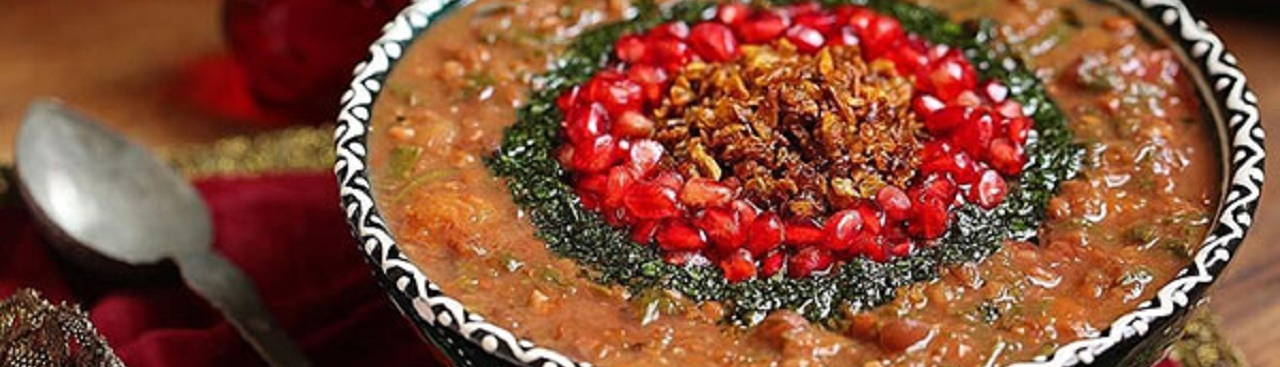 Granatapfelsuppe, ein beliebtes Gericht bei familiären Zusammenkünften an der Nacht von Yalda