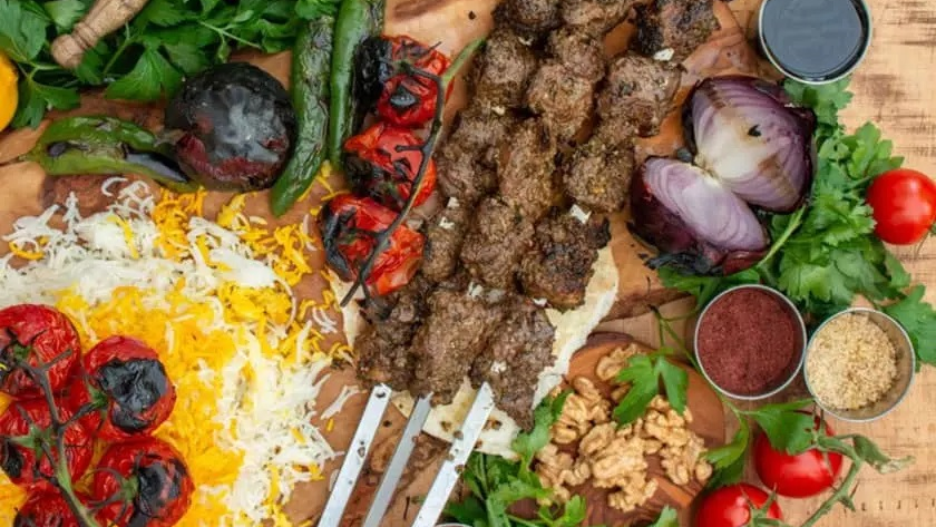 Saurer Kebab, Sonderangebot für Reisegenies in den Norden Irans.